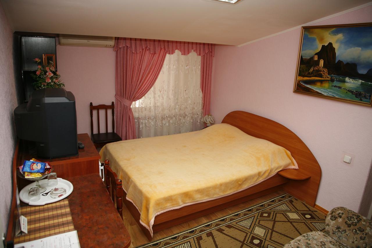 Anzhelina Hotel Kherson Exterior photo